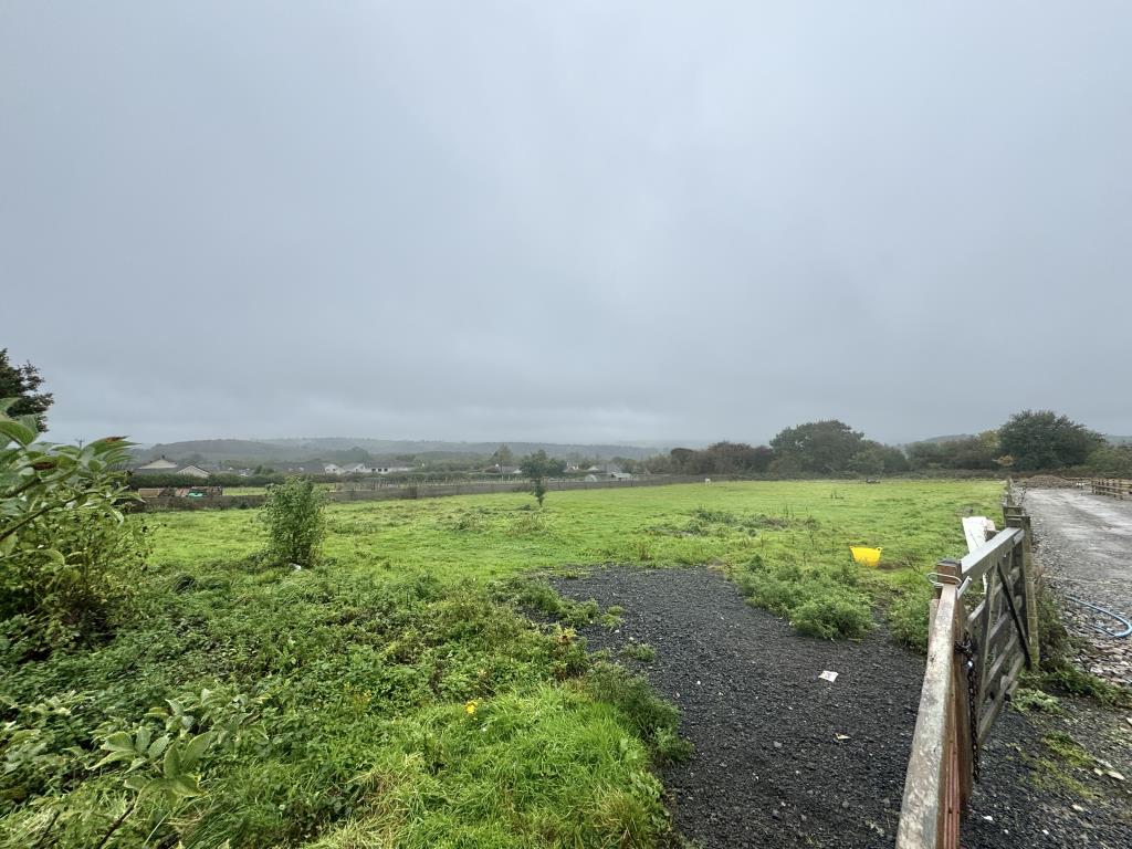 Lot: 166 - FREEHOLD LAND - View of the land